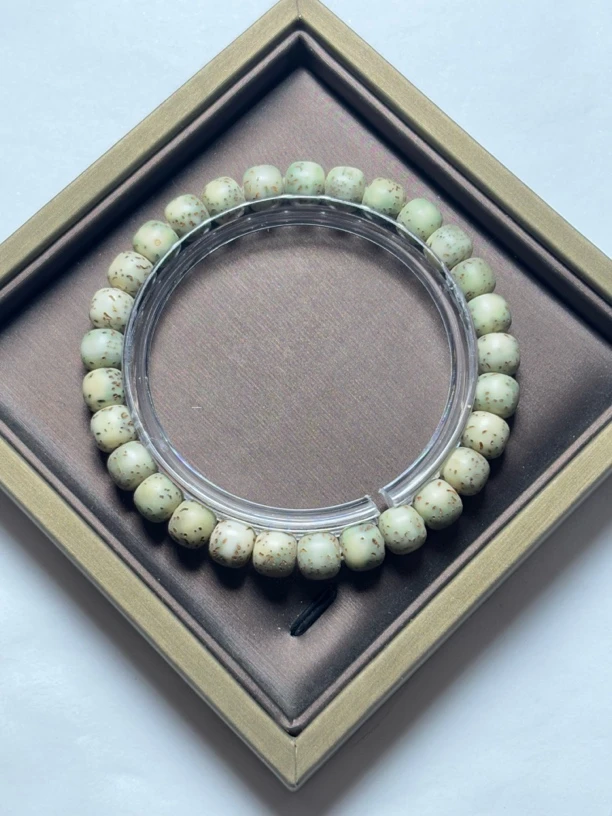 A607 河豚留白星月石玉料手串8mm