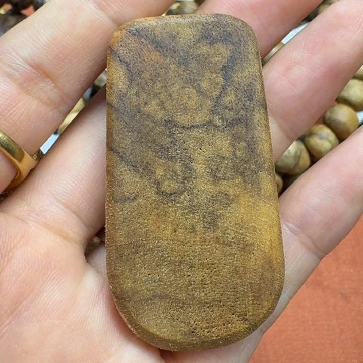 大叶紫檀（黑酸枝木类）