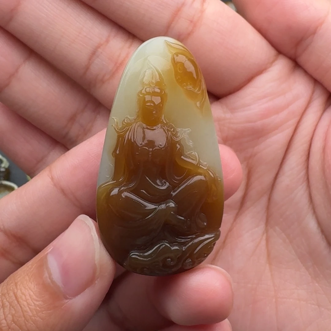 蓝***店颈饰未镶嵌和田玉