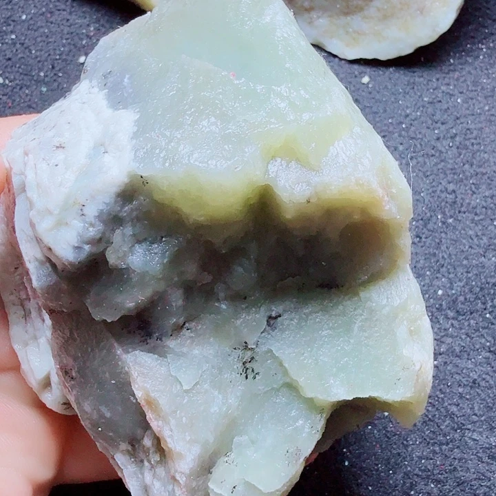 未镶嵌和田玉（糖玉）珠宝半成品