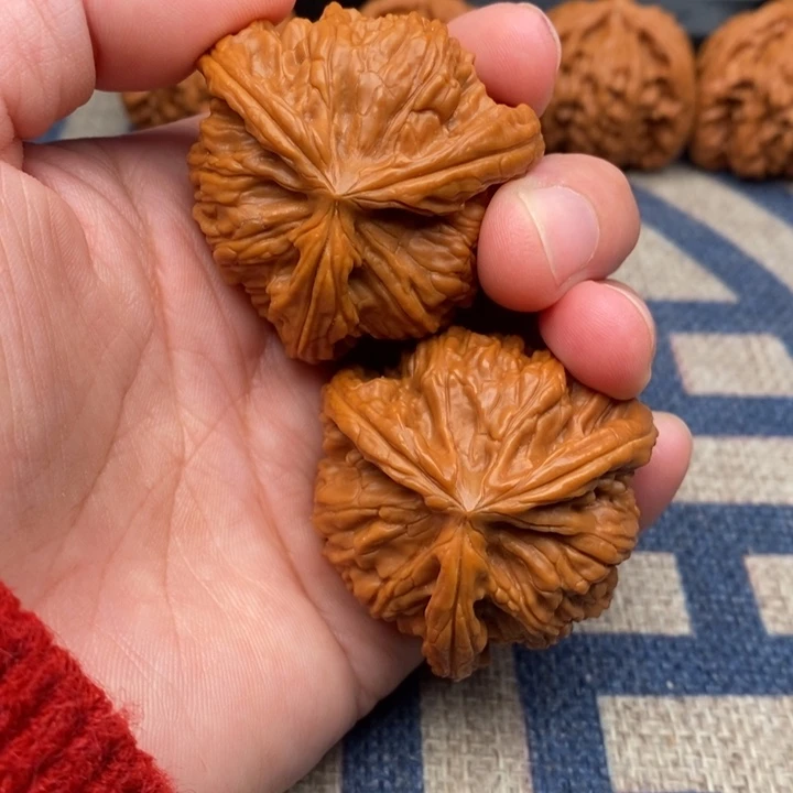 吊坠文玩核桃新*三棱