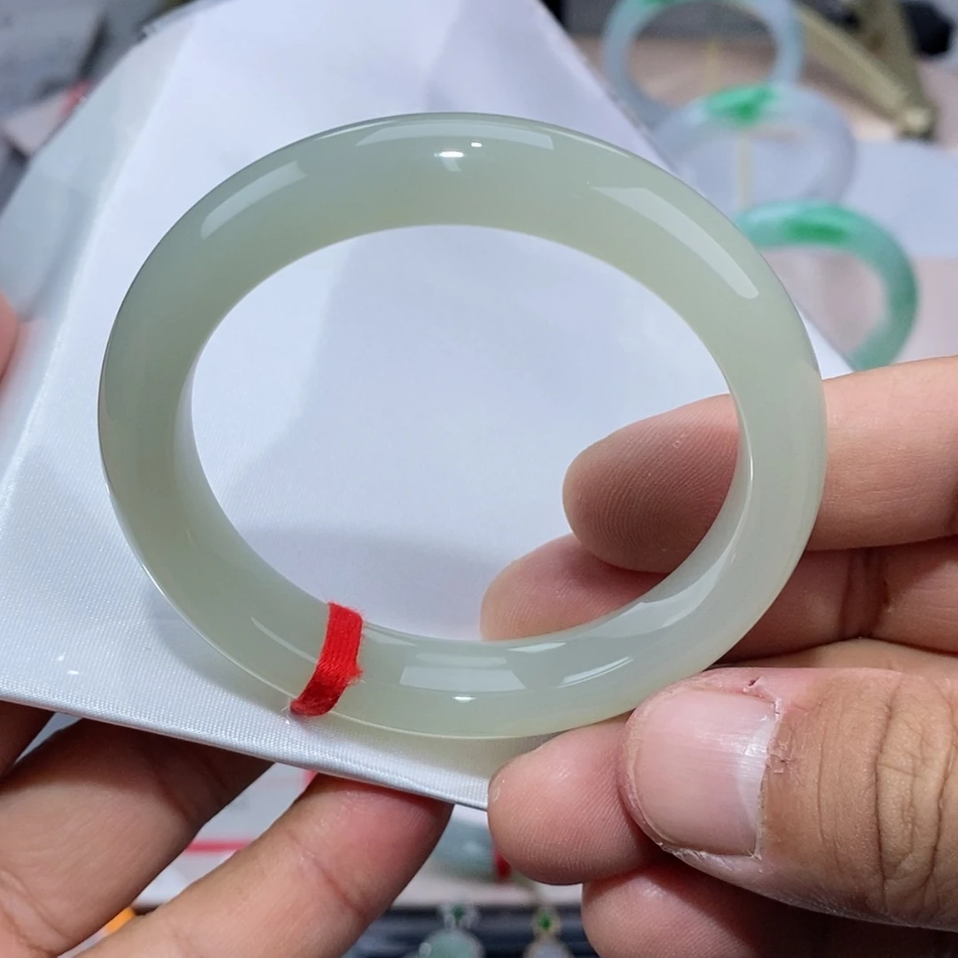【闪购商品】未镶嵌手镯和田玉