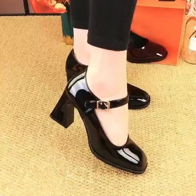 浅口单鞋女2025春季新款一字带粗跟5方头黑色漆皮高跟鞋女单鞋