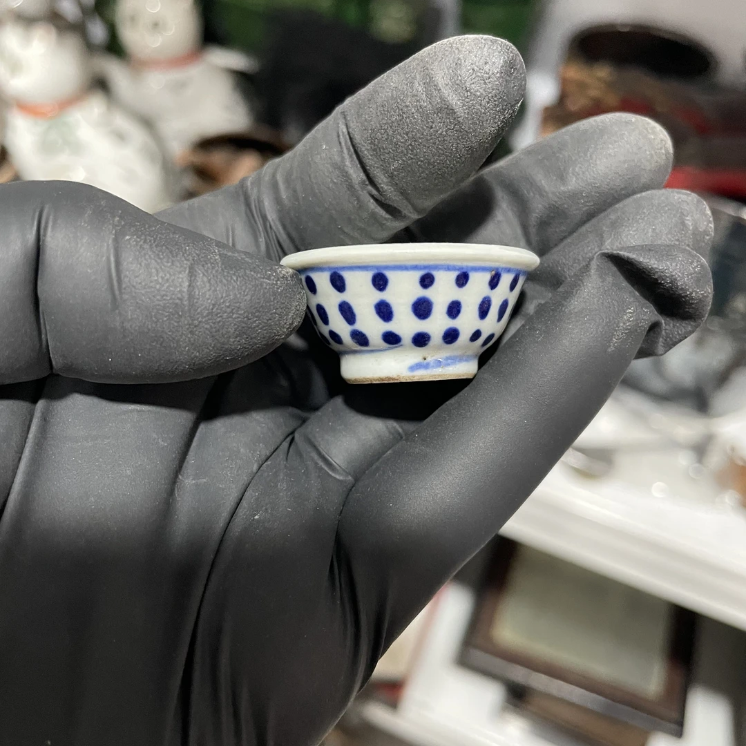 中期点彩青花牛眼杯