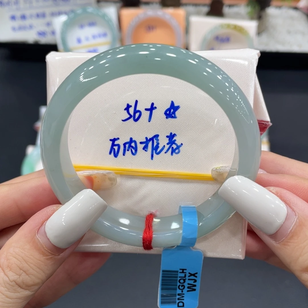 未镶嵌手镯翡翠缅甸翡翠手镯