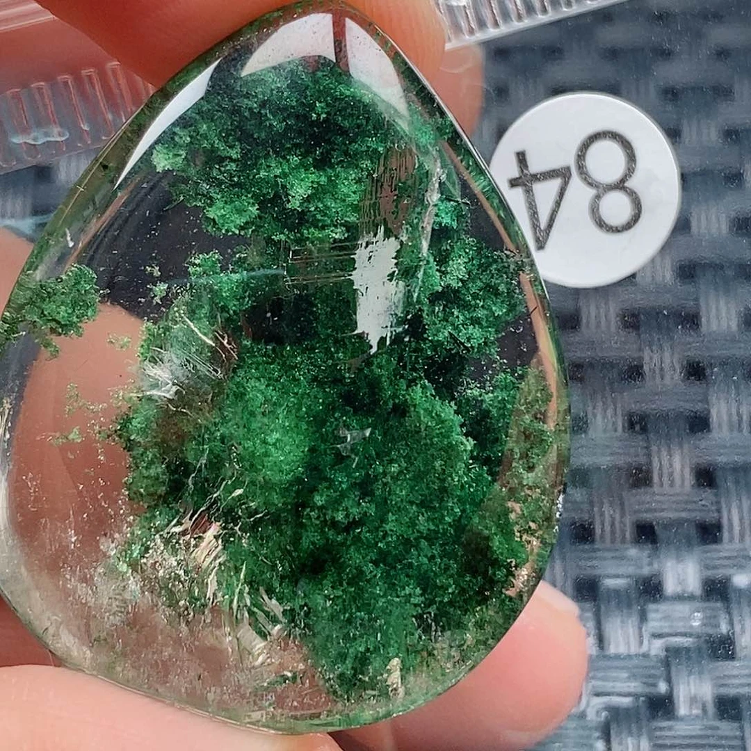 未镶嵌颈饰水晶远**韵