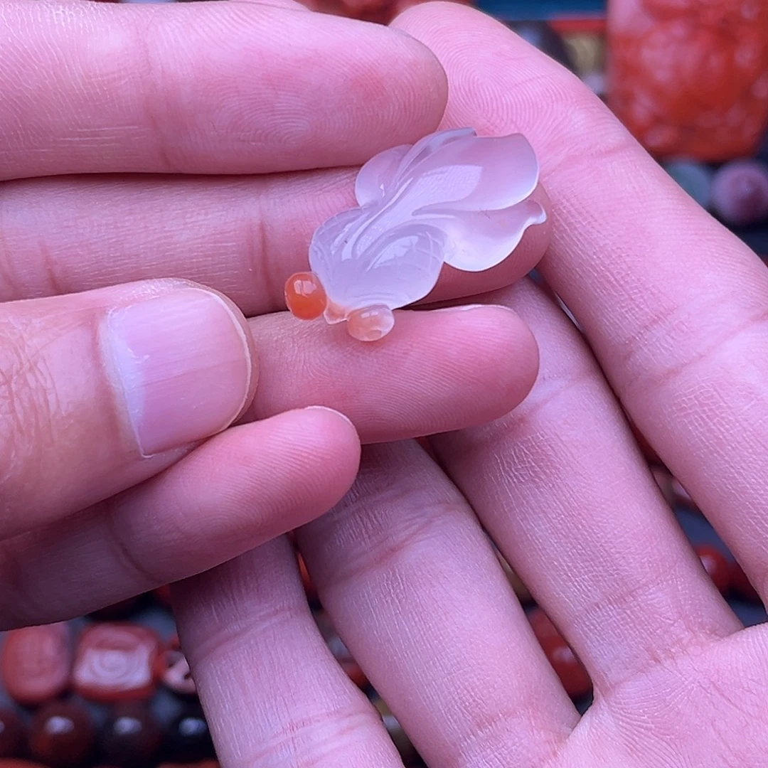 南红玛瑙未镶嵌高冰巧雕原矿小金鱼