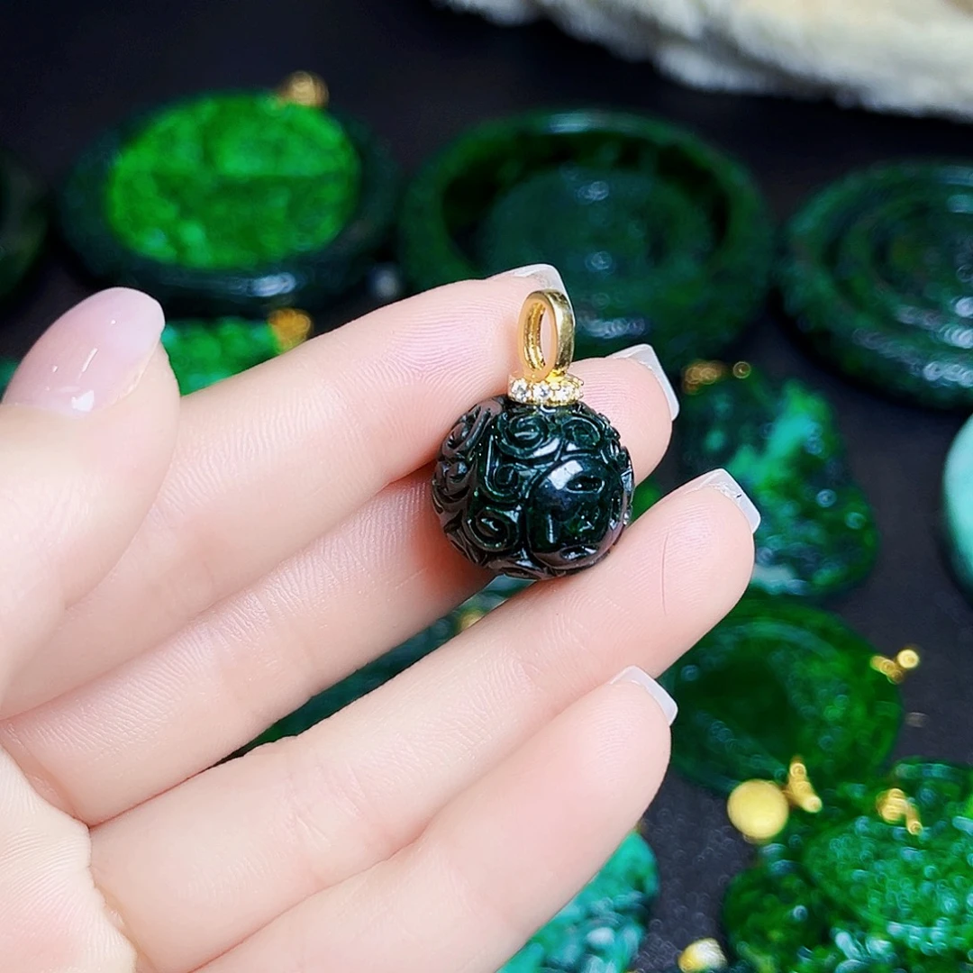 颈饰银S925镶嵌翡翠多样性