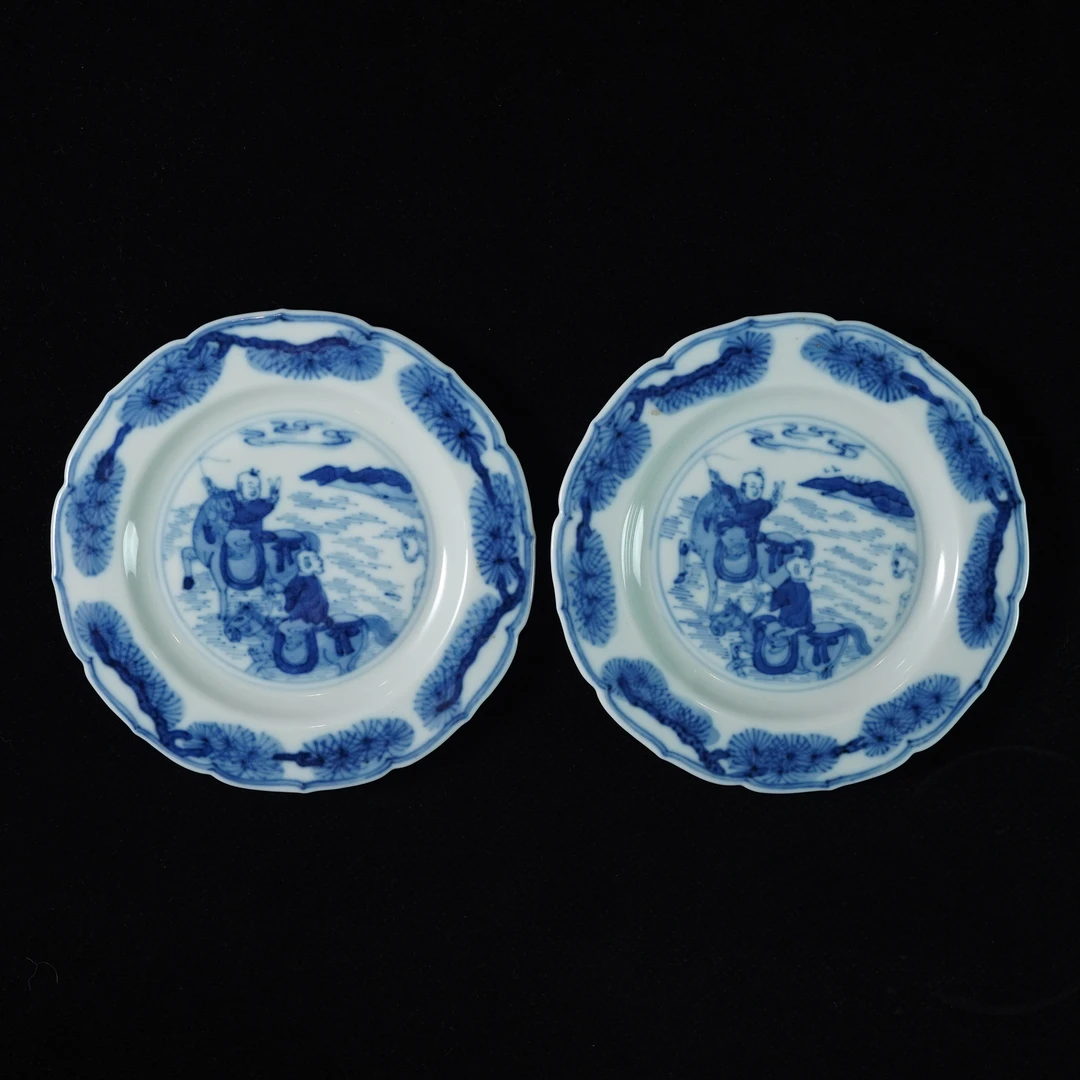 清康熙青花狩猎图花口盘（一对）【古董拍卖】
