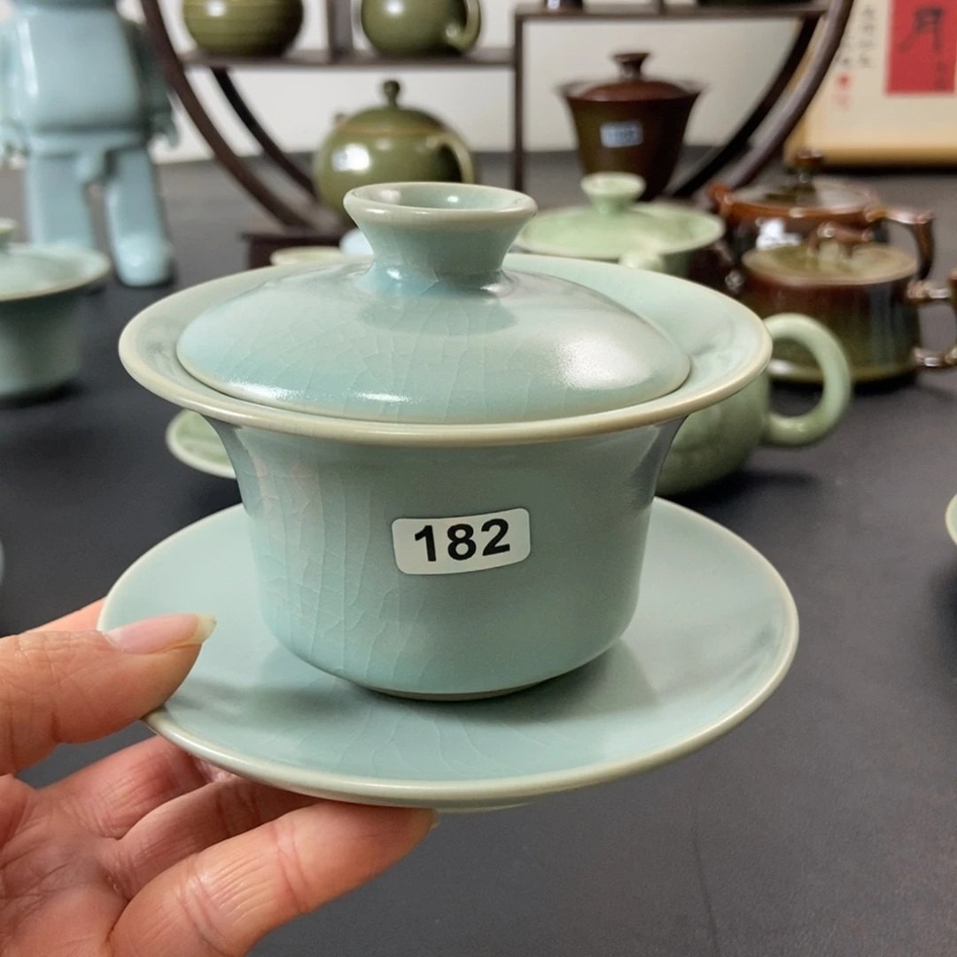 大瑕仿古釉马蹄盖碗