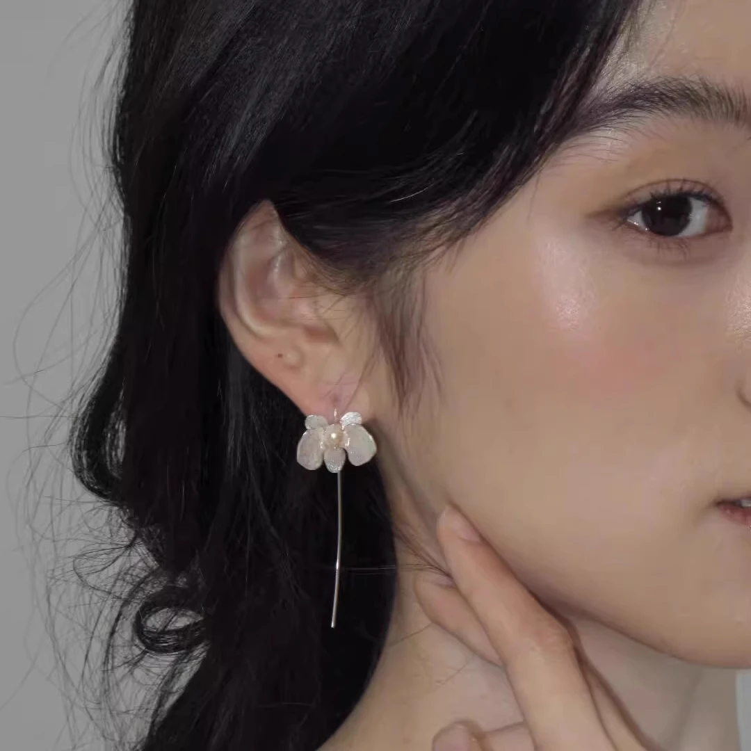 中式极简美学蝴蝶兰花朵耳环女新高级感冷淡风两戴超仙