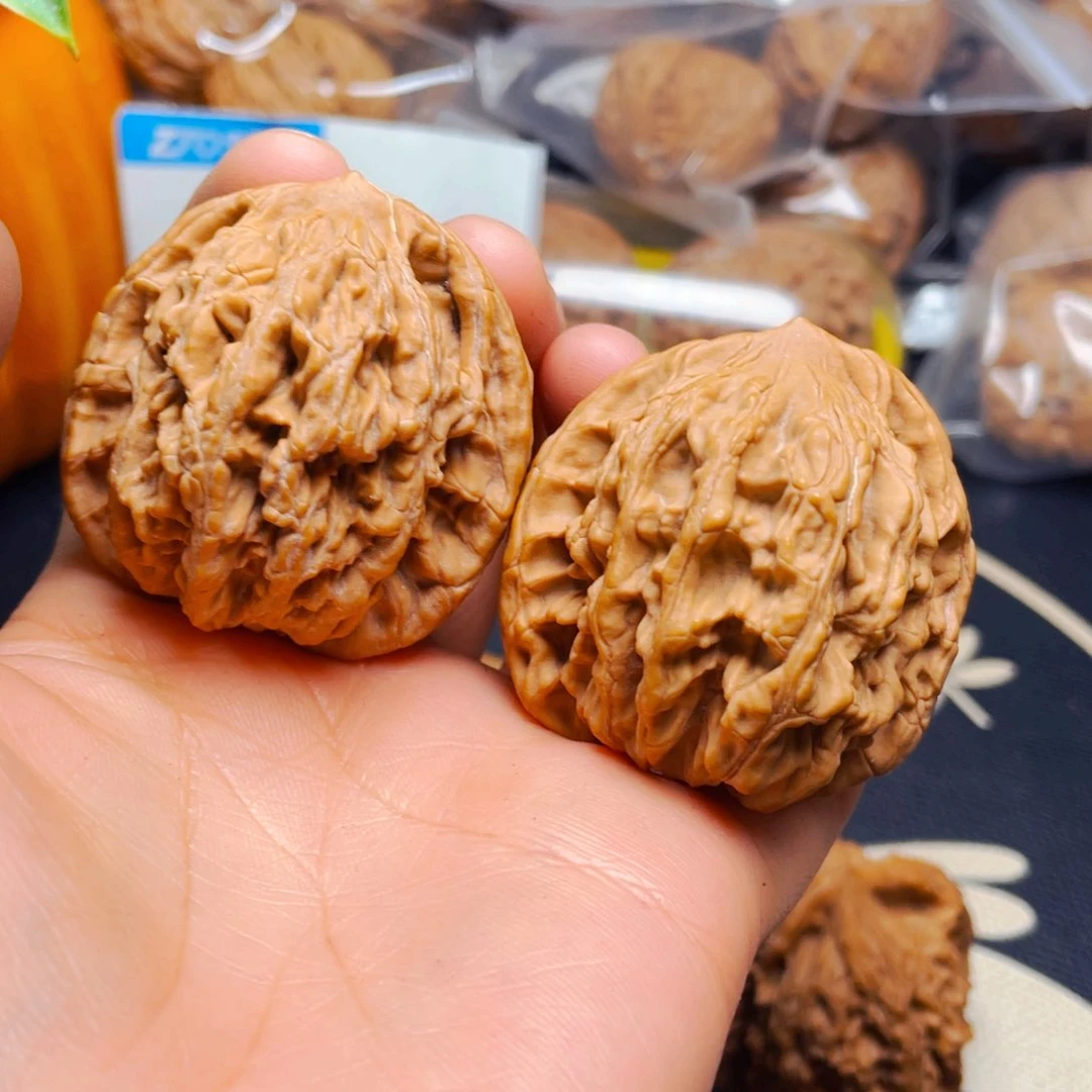 文玩核桃吊坠麦虎一对