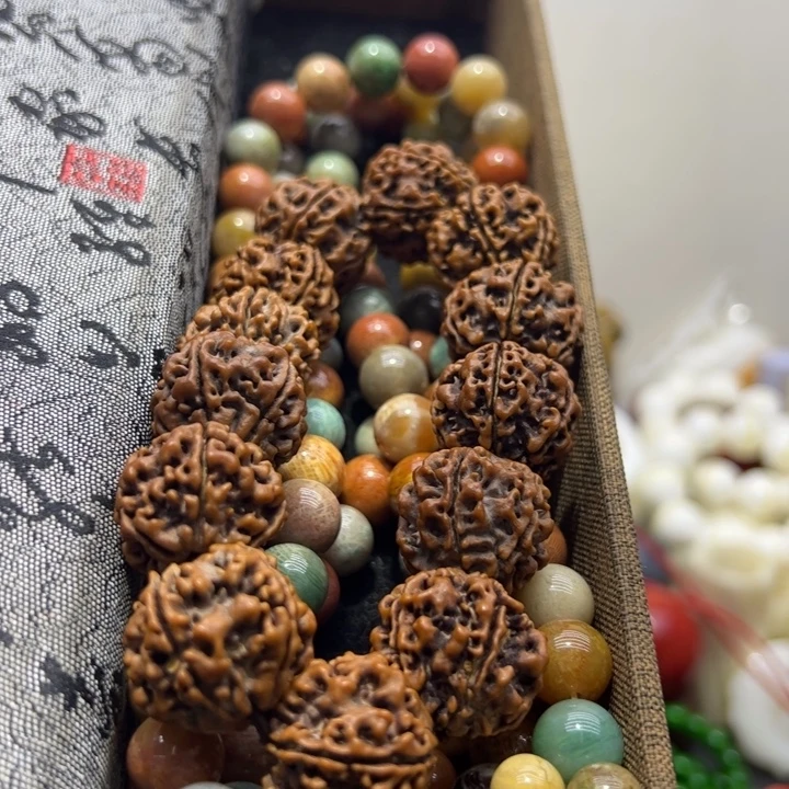 木质非金属1.15/108姑娘玉木脖挂长布礼盒