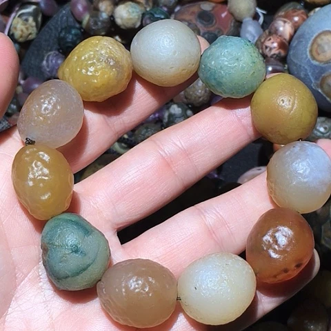 石材大颗粒鸡油黄花眼原石手链