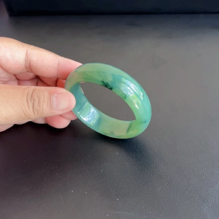 翡翠手镯未镶嵌圈口53/54