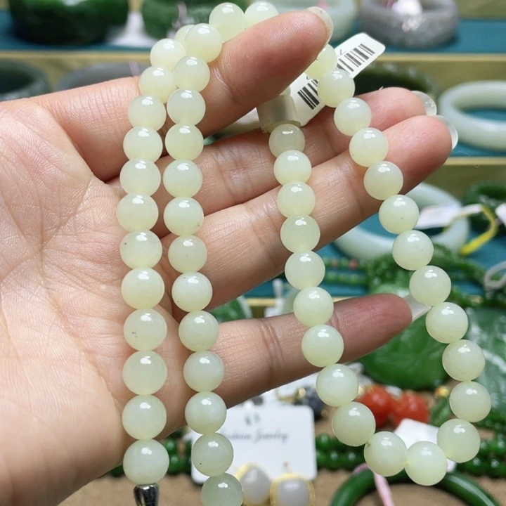 和田玉项链56圈口。编号35未镶嵌