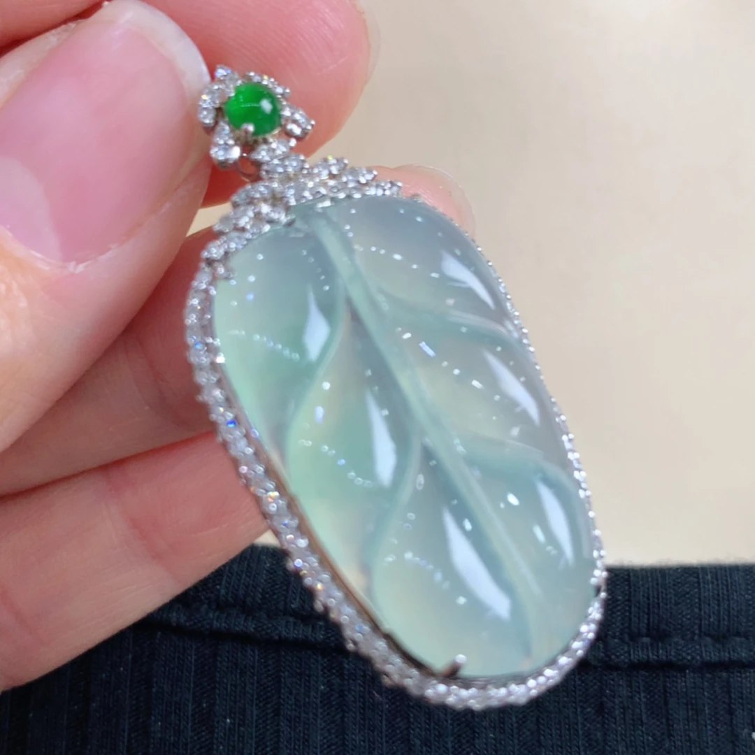 【闪购商品】翡翠颈饰18K金镶嵌天然翡翠