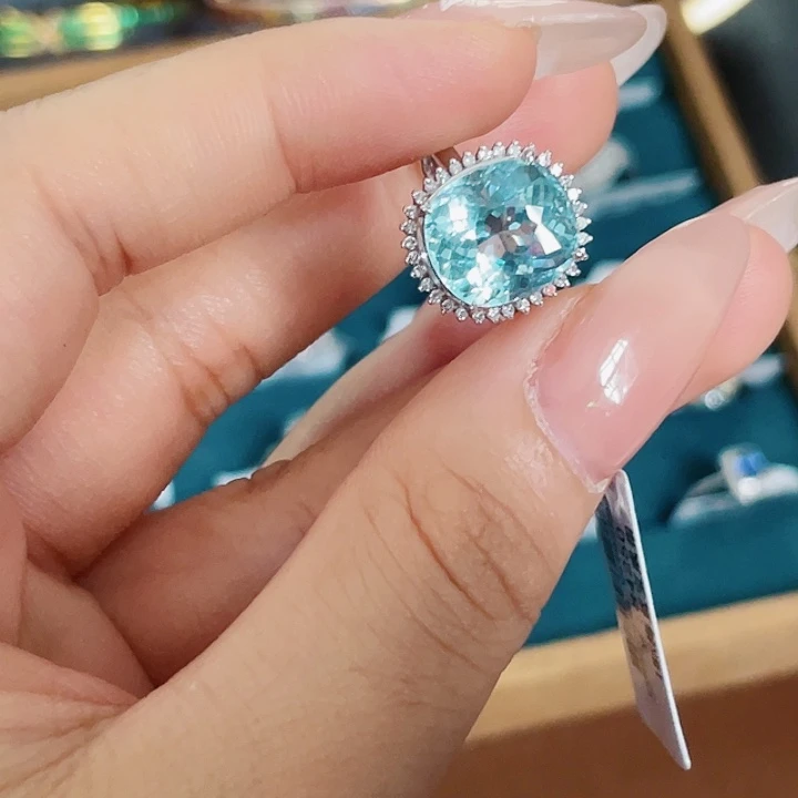 18K金镶嵌海蓝宝石戒圈