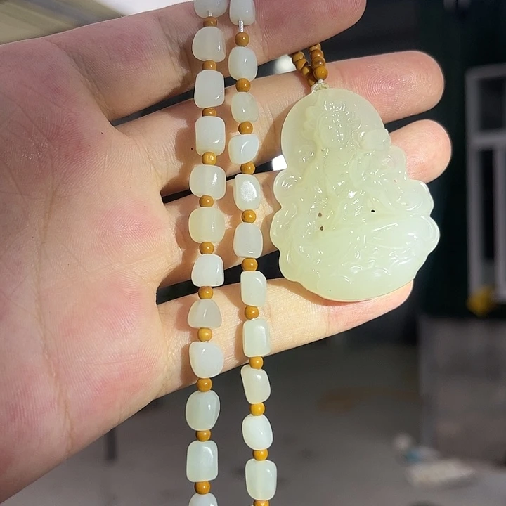 和田玉未镶嵌颈饰新疆且末钢板料观音