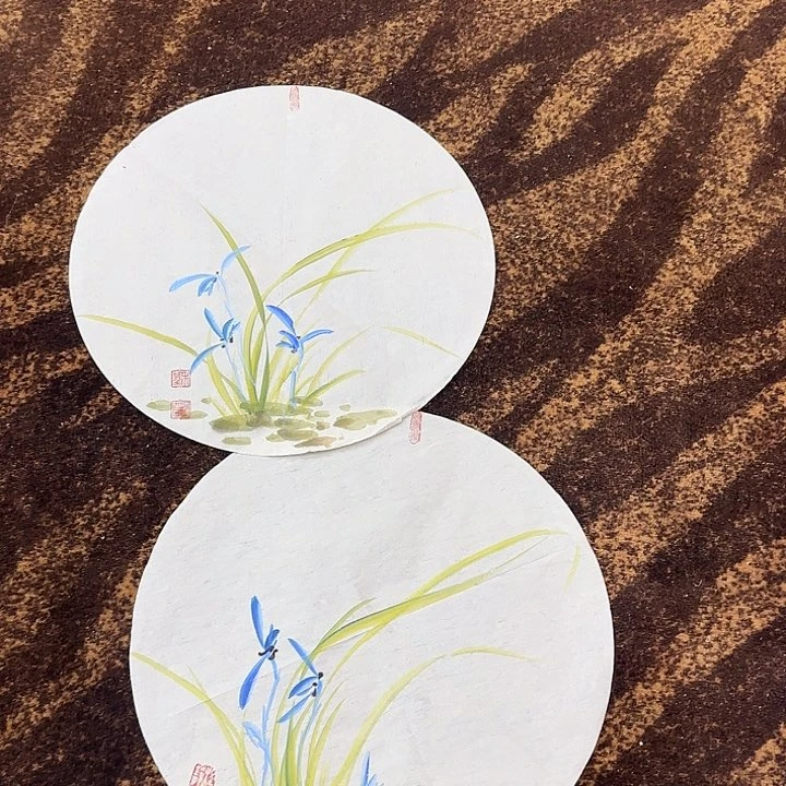 国画程静老师圆片两张