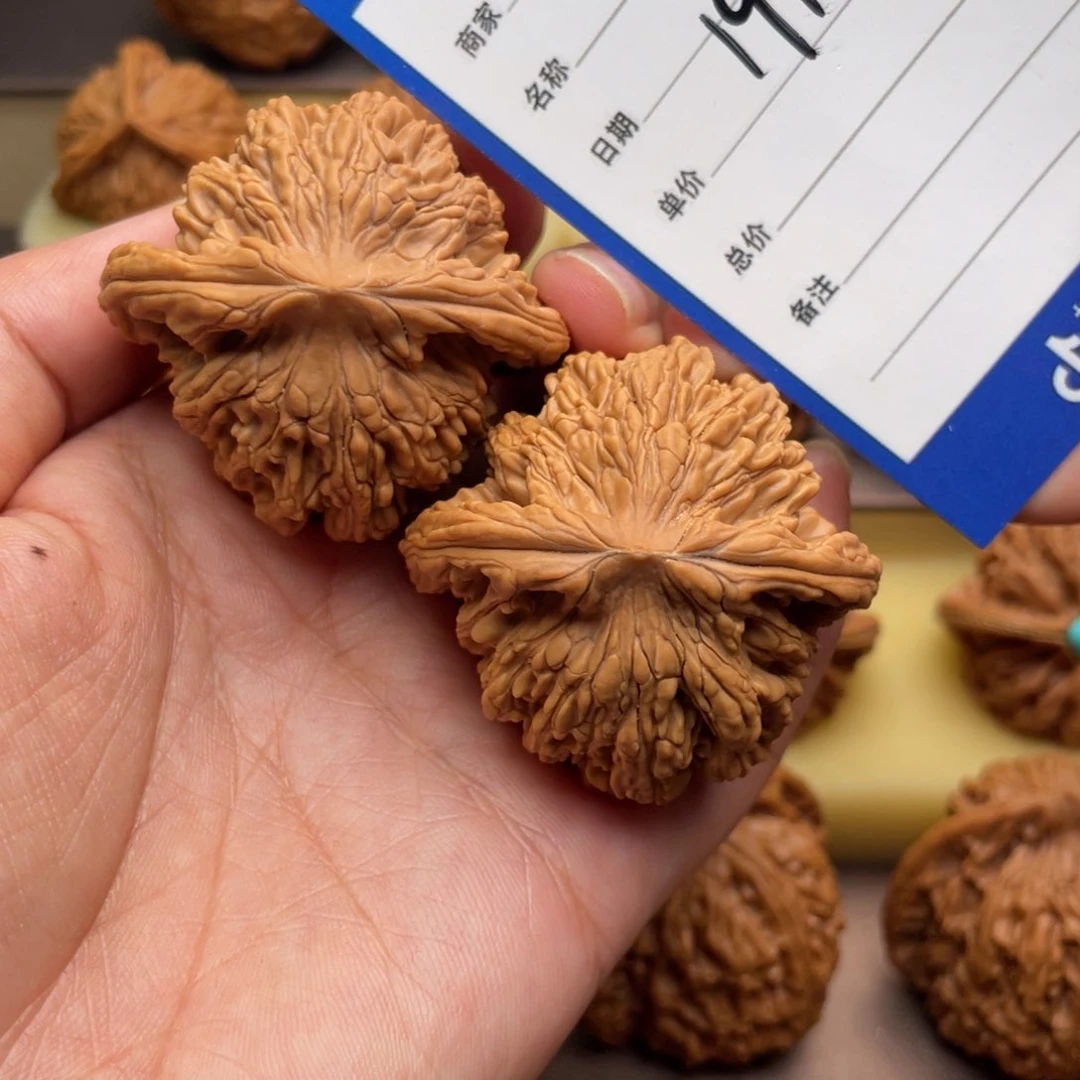 大***山文玩核桃吊坠191号44.5粗筋虎