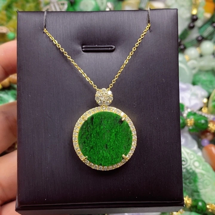 翡翠未镶嵌吊坠(赠链)