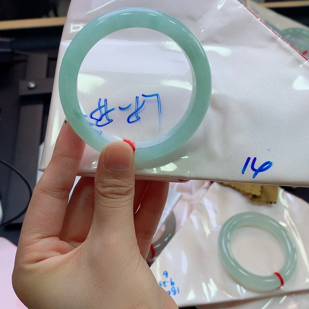 翡翠未镶嵌手镯买断