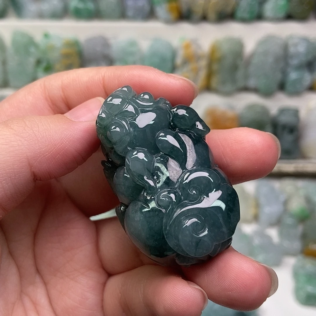 翡翠未镶嵌吊坠(赠链)