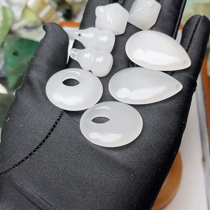 未镶嵌手镯和田玉（糖玉）