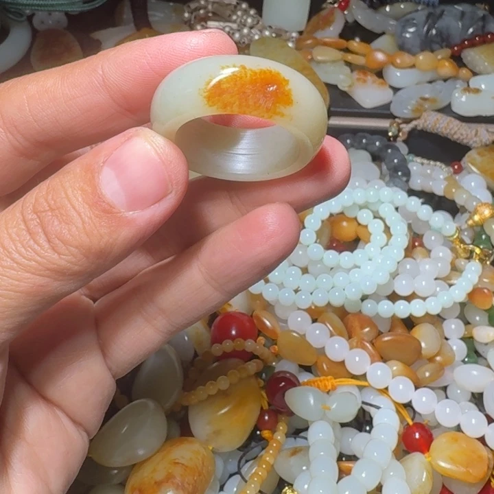 和田玉未镶嵌戒指