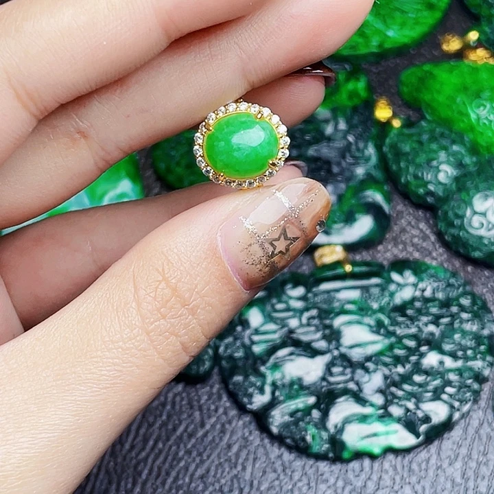 翡翠银S925镶嵌颈饰多样性