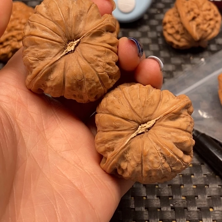 凝***瑞吊坠文玩核桃南瓜墩