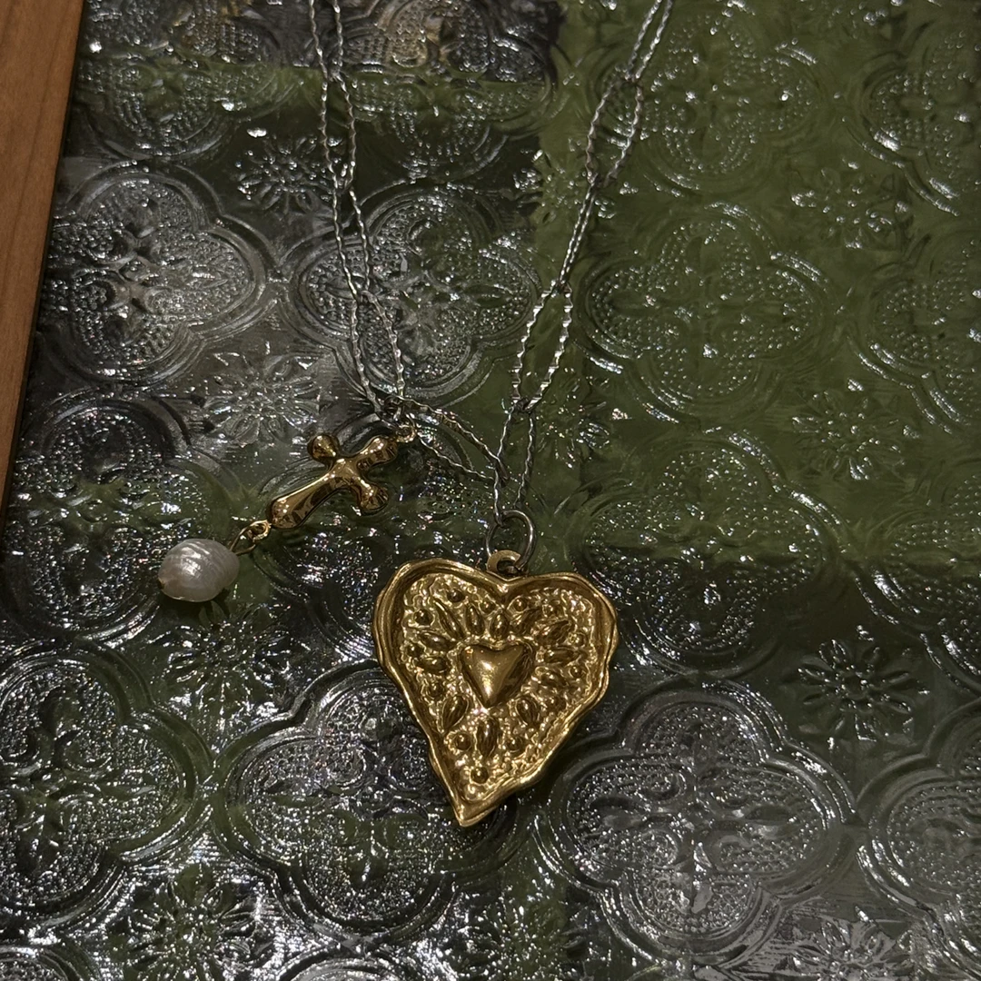 钛钢项链 钛钢项链-复古锤纹爱心十字架项链辣妹百搭款