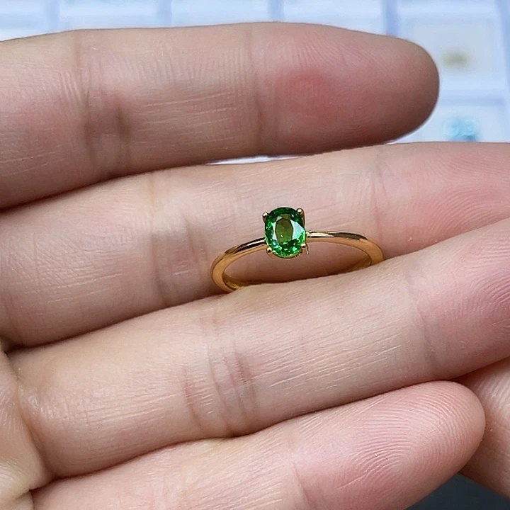 戒指银S925镶嵌石榴石（沙弗莱）