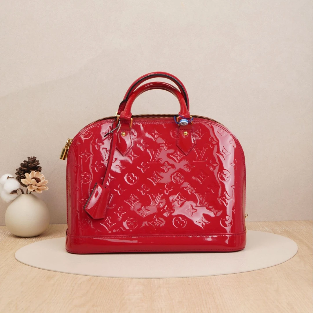 95新 LouisVuitton/路易威登 alma贝壳包红色漆皮/DS034991