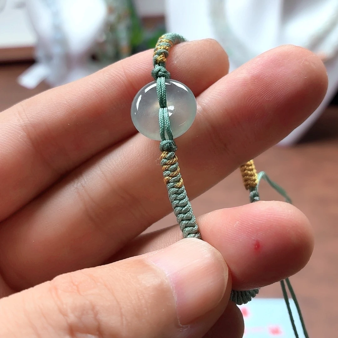 翡翠未镶嵌颈饰平安扣
