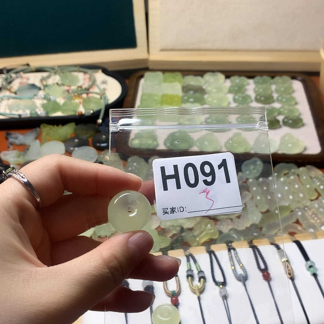 蛇纹石玉合金颈饰初*