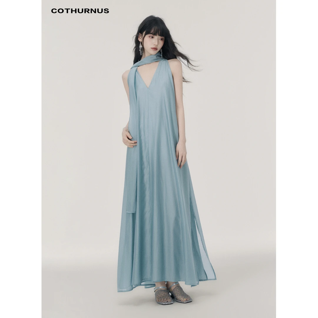 COTHURNUS | 度假风无袖飘带连衣裙女2025夏季新款围脖长裙连衣裙