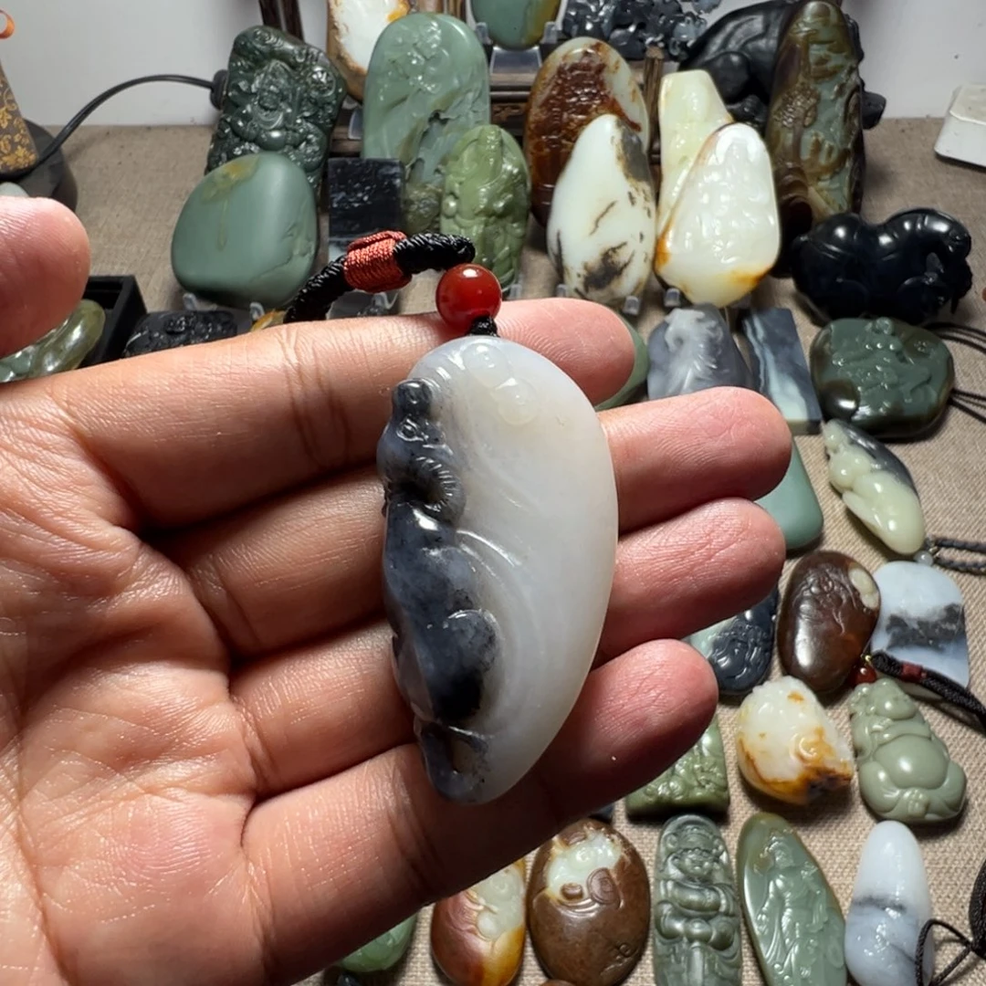 和田玉未镶嵌挂件扭转乾坤