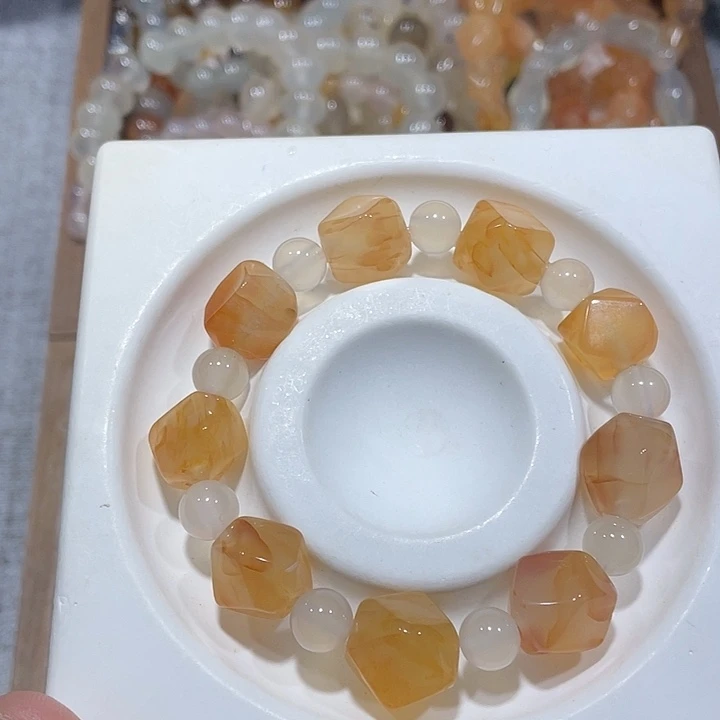 玛瑙/玉髓合金颈饰