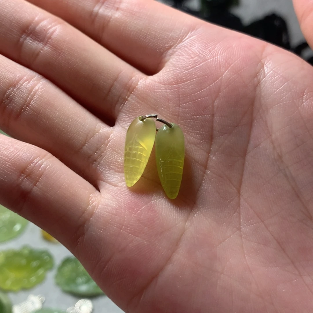 合金蛇纹石玉颈饰