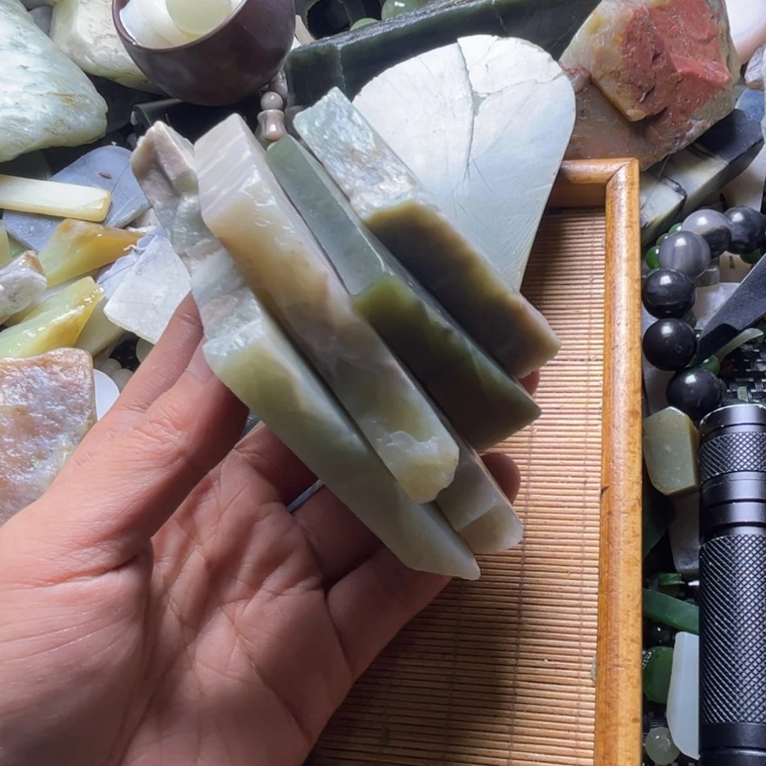 和田玉（糖玉）未镶嵌挂件