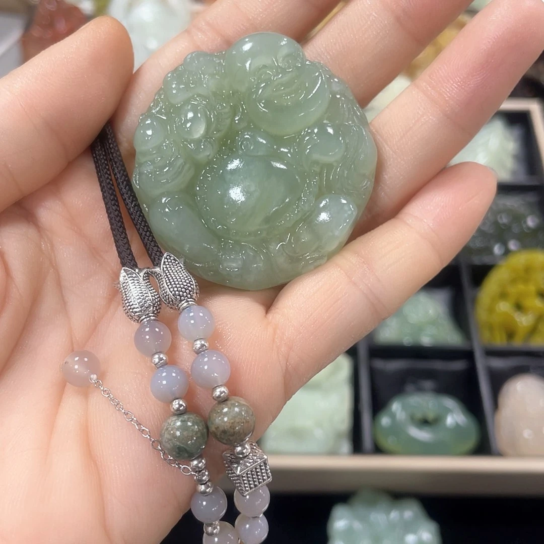 蛇纹石玉颈饰未镶嵌