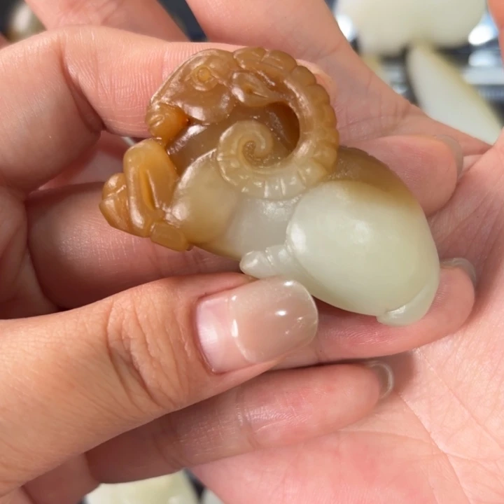 和田玉未镶嵌颈饰濟代购定制不退货