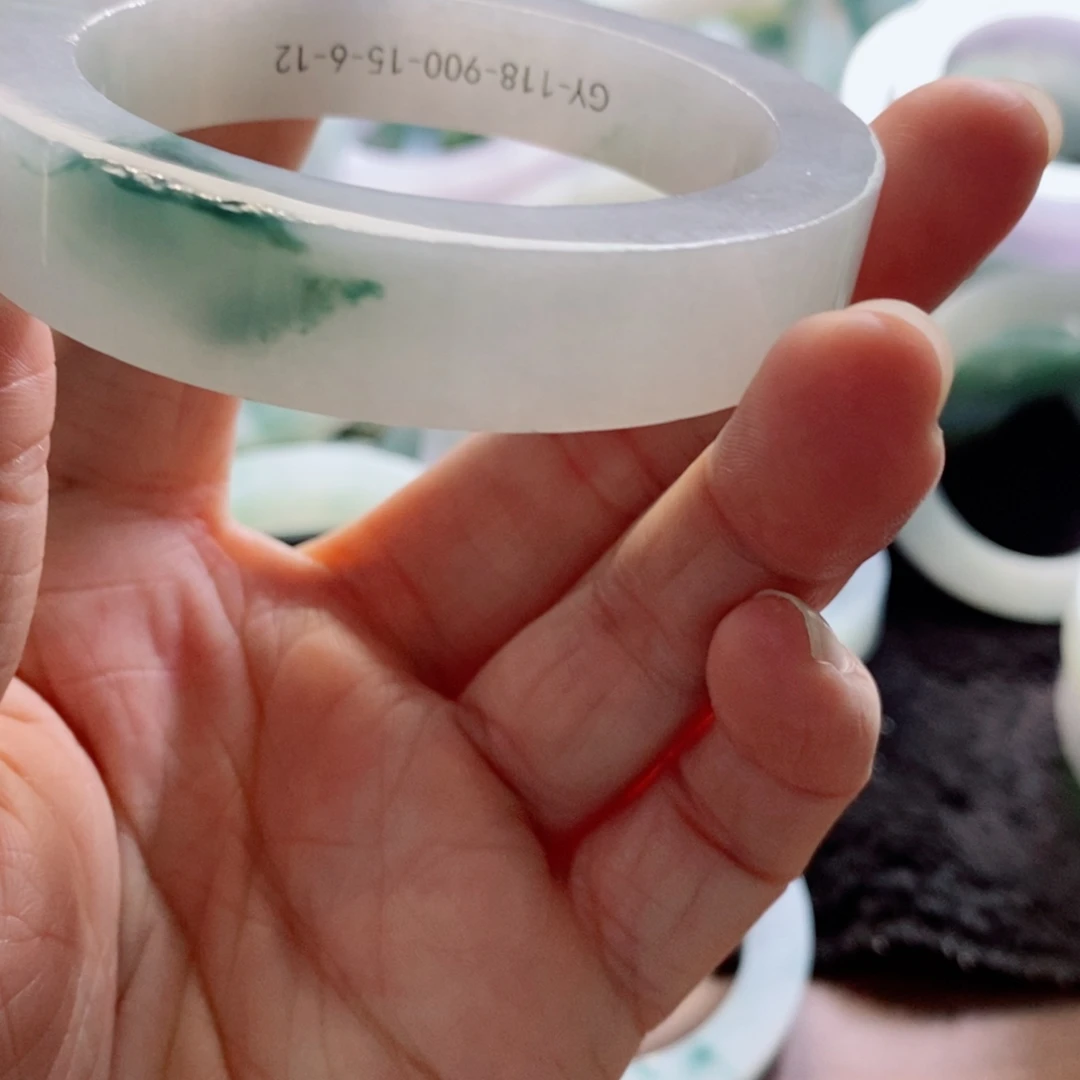 冯***宾定制翡翠未镶嵌A货