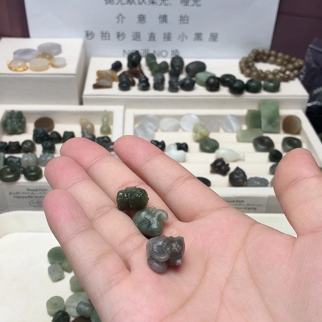 慧***签和田玉未镶嵌颈饰