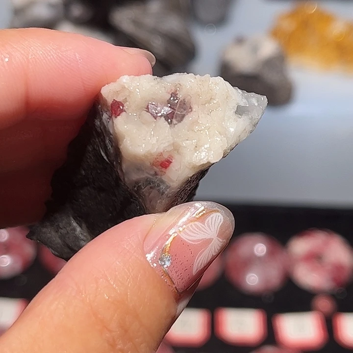 天然辰砂朱砂原石毛料