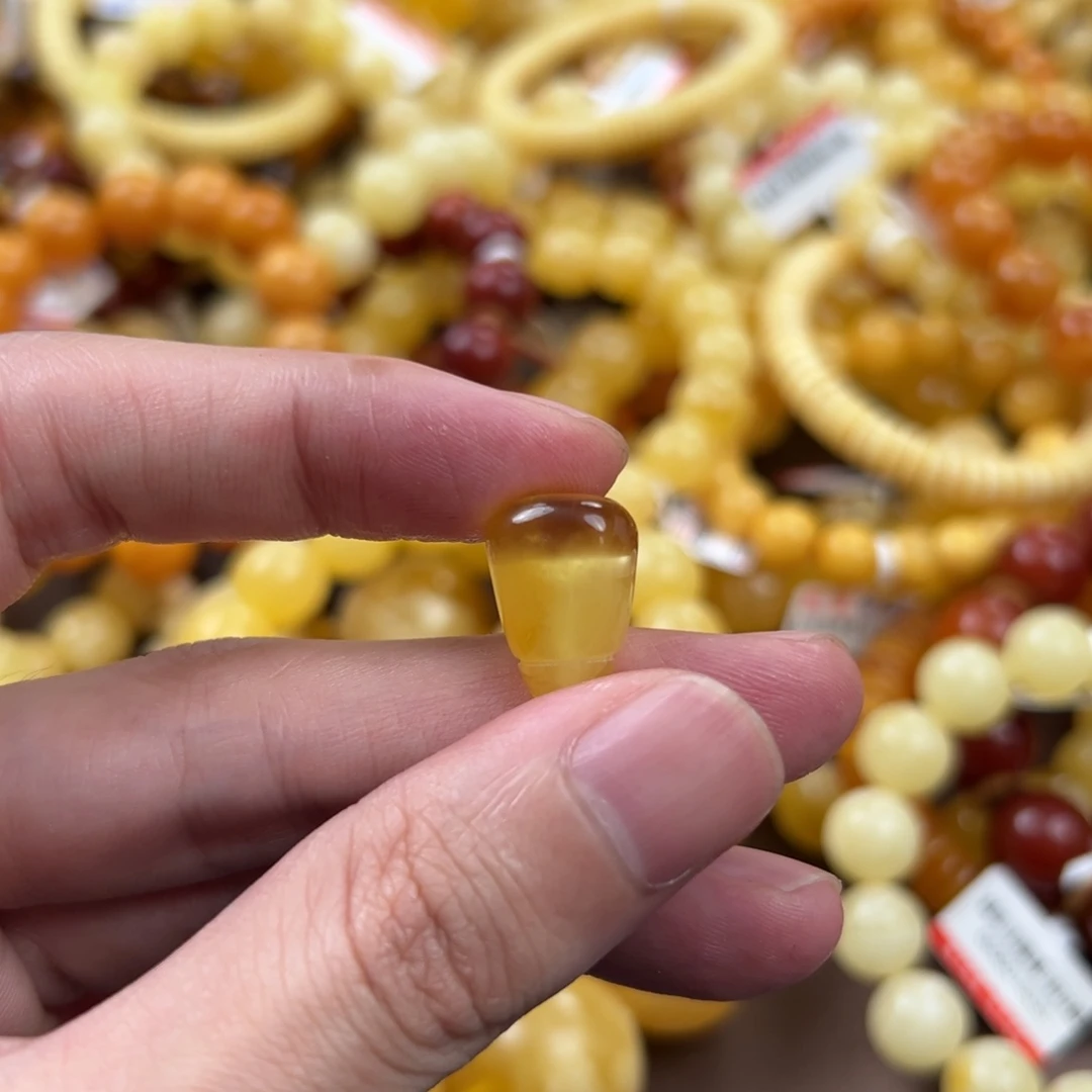 琥珀未镶嵌珠宝奇石