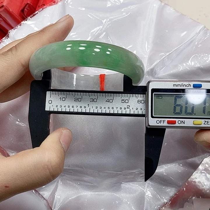 翡翠手镯未镶嵌275