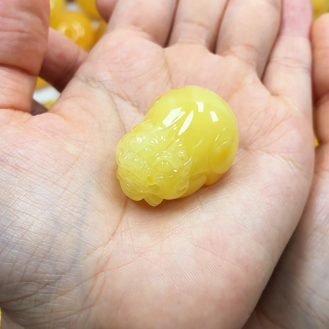 蜜蜡未镶嵌颈饰焦皮浓蜡妖花貔貅
